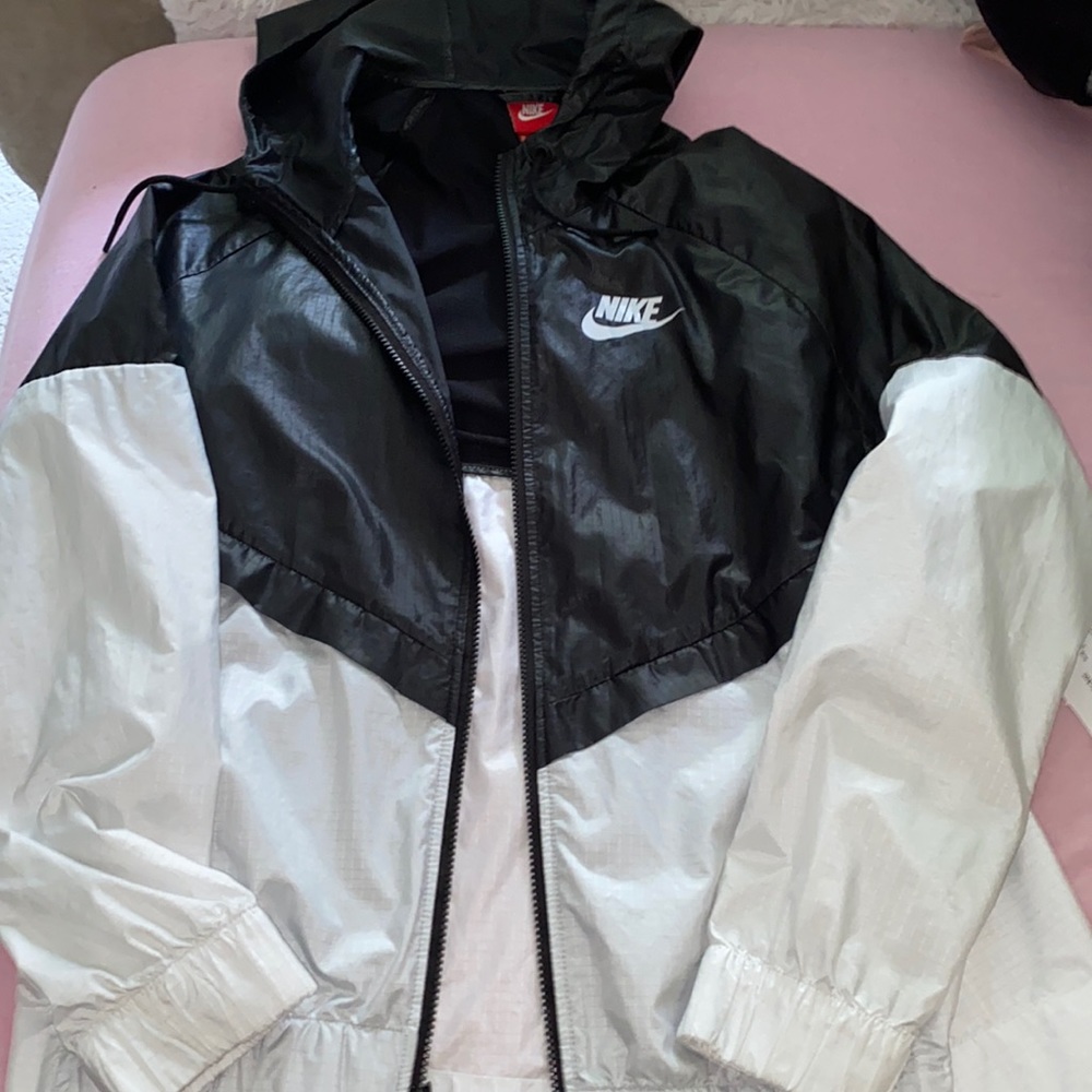 POPULAR Nike windbreaker WORN ONCE